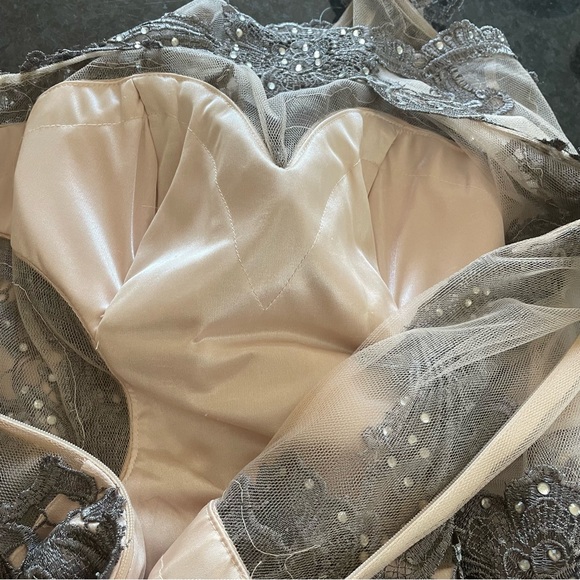 Dave & Johnny intricately lace and bling detail mesh short sleeve Dress size 7 - Picture 12 of 16